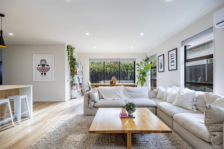 Photo of property in 3 Vintry Drive, Kumeu, 0810