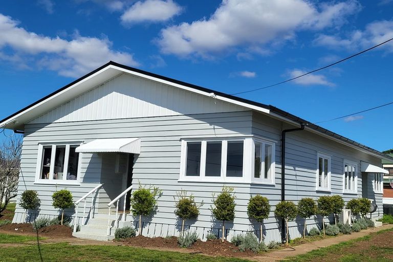 Photo of property in 246 Hepburn Road, Glendene, Auckland, 0602