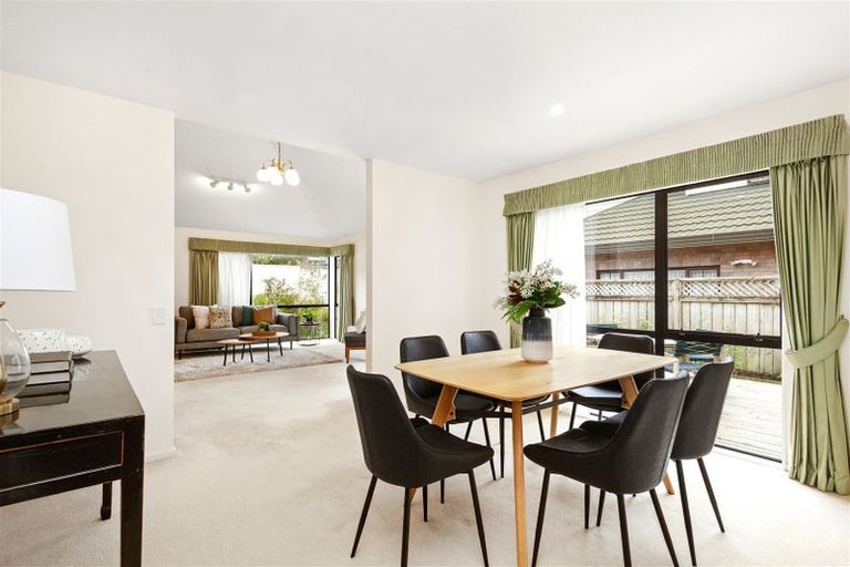 Photo of property in 147 Westchester Drive, Churton Park, Wellington, 6037