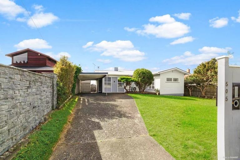 Photo of property in 505 East Coast Road, Murrays Bay, Auckland, 0630