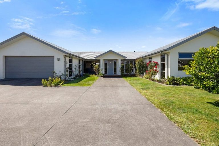 Photo of property in 8 Wentworth Lane, Waiwhakaiho, New Plymouth, 4312