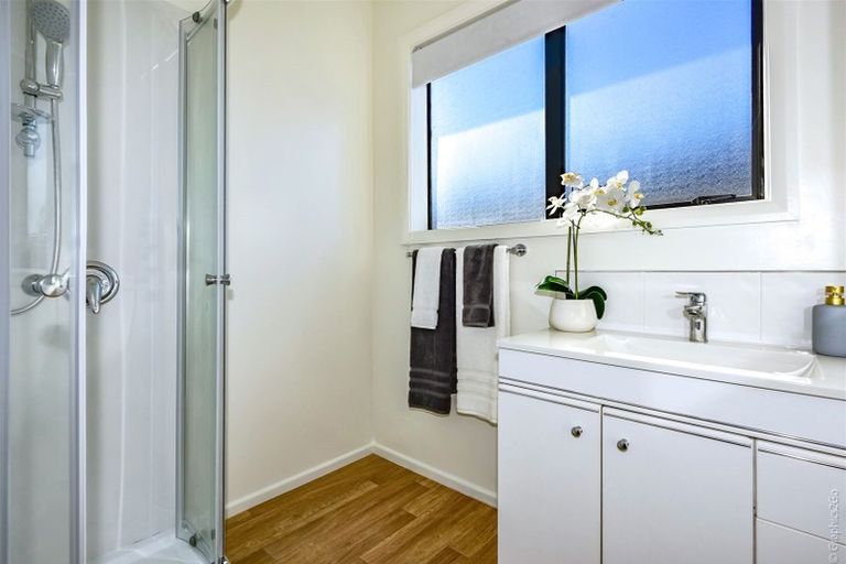 Photo of property in 266 Wainoni Road, Avondale, Christchurch, 8061