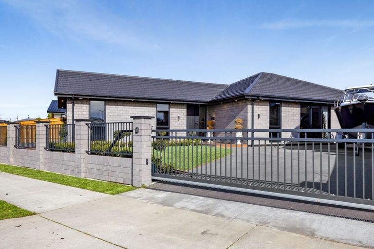 Photo of property in 11 Rua Place, Bell Block, New Plymouth, 4312