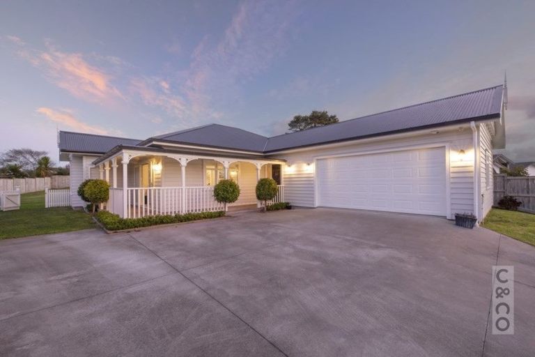 Photo of property in 33 Ara Kakara Avenue, Huapai, Kumeu, 0810