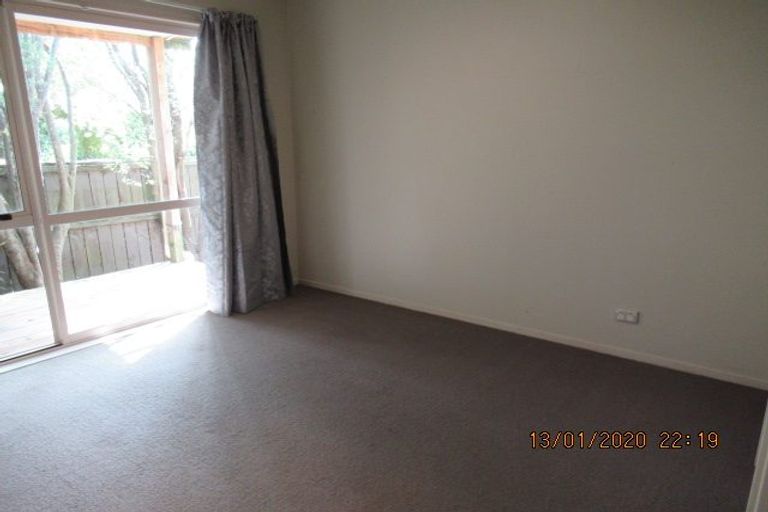 Photo of property in 15 Illana Place, Ranui, Auckland, 0612