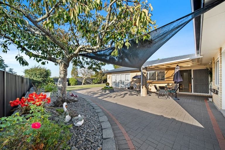 Photo of property in 17 Flora Place, Wattle Downs, Auckland, 2103