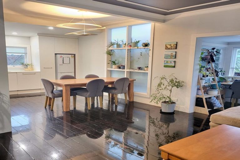 Photo of property in 1/185 Lake Road, Belmont, Auckland, 0622