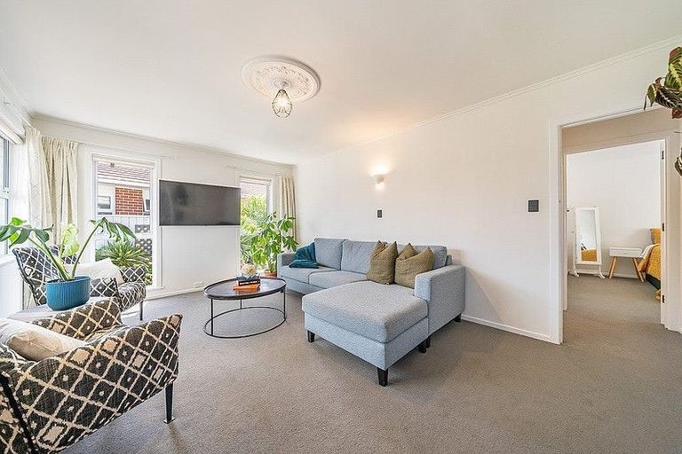 Photo of property in 20a Holyoake Crescent, Avalon, Lower Hutt, 5011