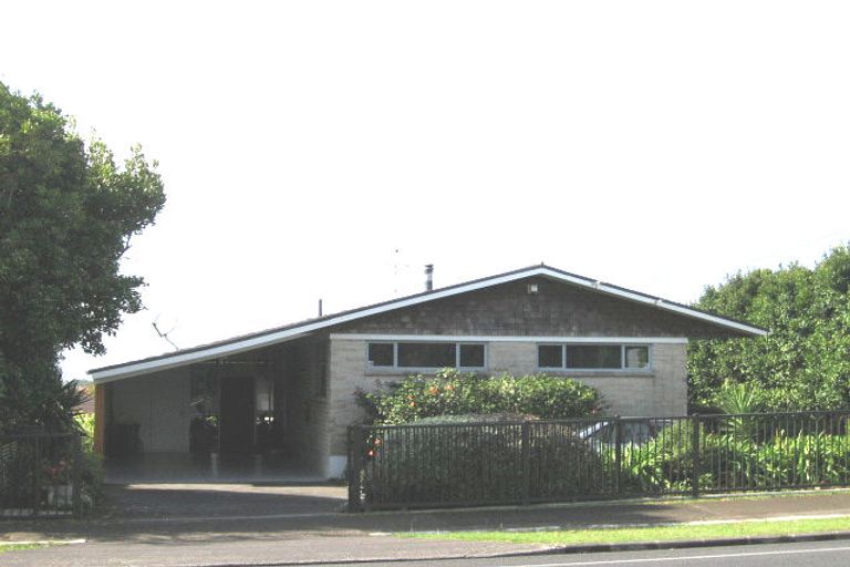 Photo of property in 205 Hobsonville Road, Hobsonville, Auckland, 0618