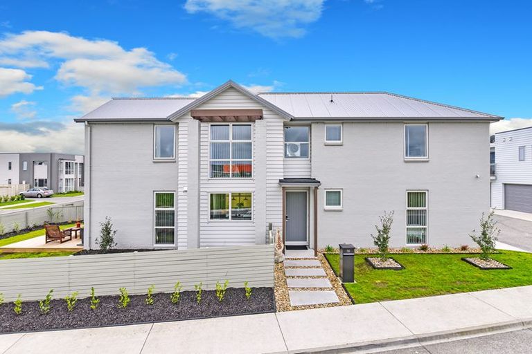 Photo of property in 16 Soaring Bird Drive, Takanini, 2112