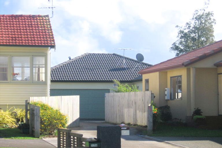 Photo of property in 228b Te Atatu Road, Te Atatu South, Auckland, 0610