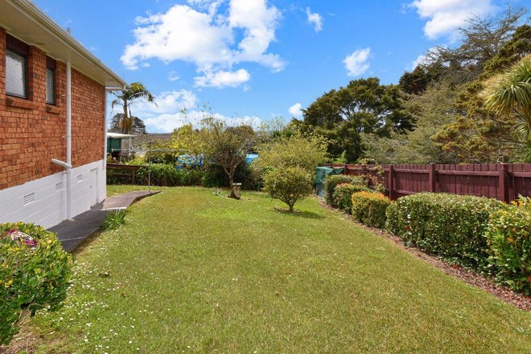Photo of property in 2/1 Sari Place, Massey, Auckland, 0614