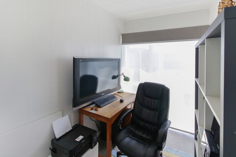 Photo of property in 16 Linklater Avenue, Foxton Beach, Foxton, 4815