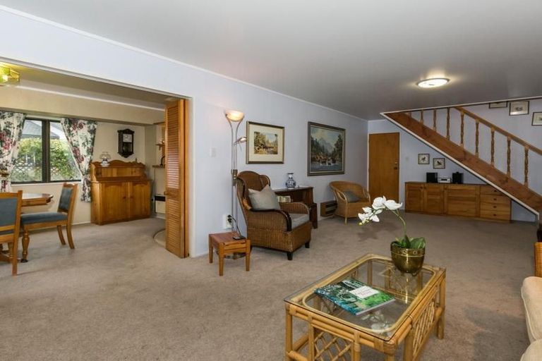 Photo of property in 6a Brookvale Road, Havelock North, 4130