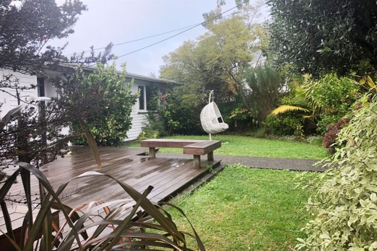 Photo of property in 17 Beverly Place, New Lynn, Auckland, 0600