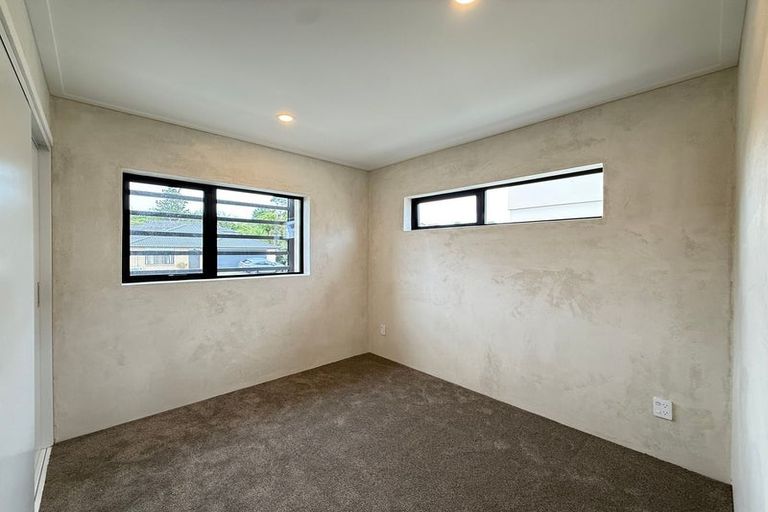 Photo of property in 86 Tiriwa Drive, Massey, Auckland, 0614
