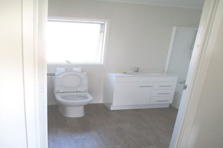 Photo of property in 50 Parrs Cross Road, Henderson, Auckland, 0612