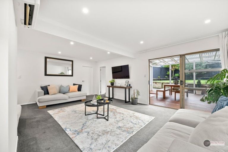 Photo of property in 21 Montana Road, Totara Park, Upper Hutt, 5018