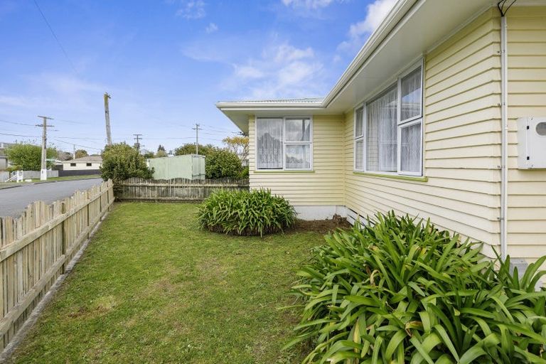 Photo of property in 7 Benge Crescent, Clouston Park, Upper Hutt, 5018