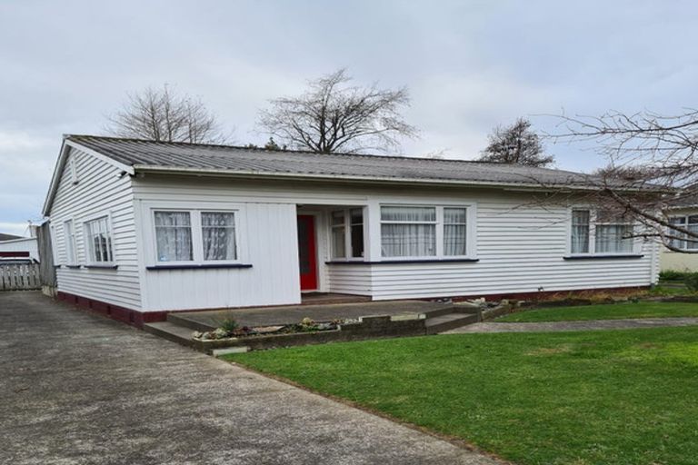 Photo of property in 35 Thomson Street, West End, Palmerston North, 4412