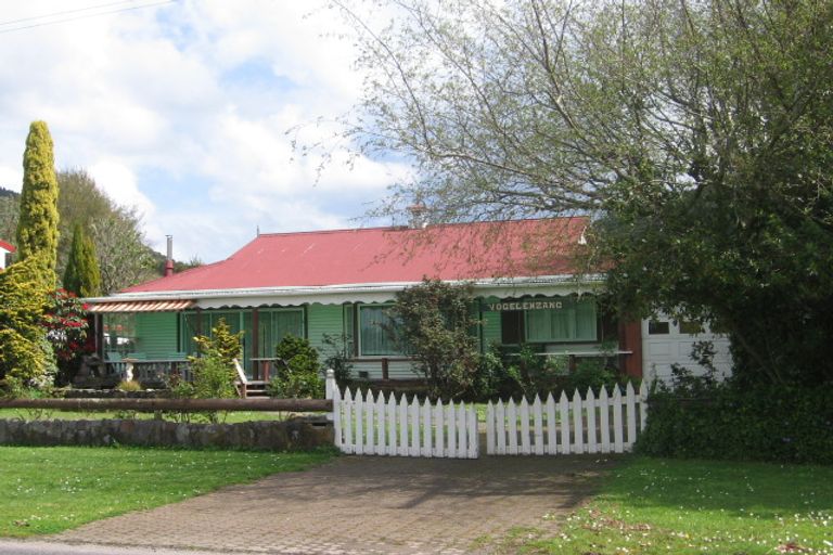 Photo of property in 5 Acacia Road, Lake Okareka, Rotorua, 3076