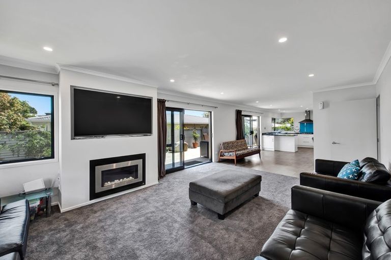 Photo of property in 44 Belt Road, Moturoa, New Plymouth, 4310