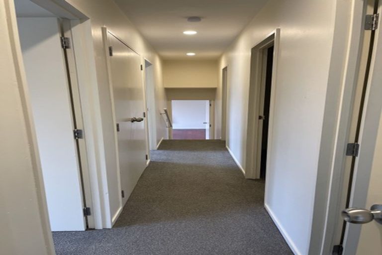 Photo of property in 6a Alma Street, Te Atatu South, Auckland, 0610