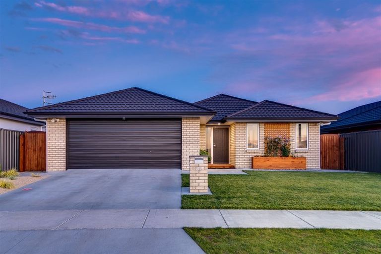 Photo of property in 76 Eriksen Road, Te Awa, Napier, 4110