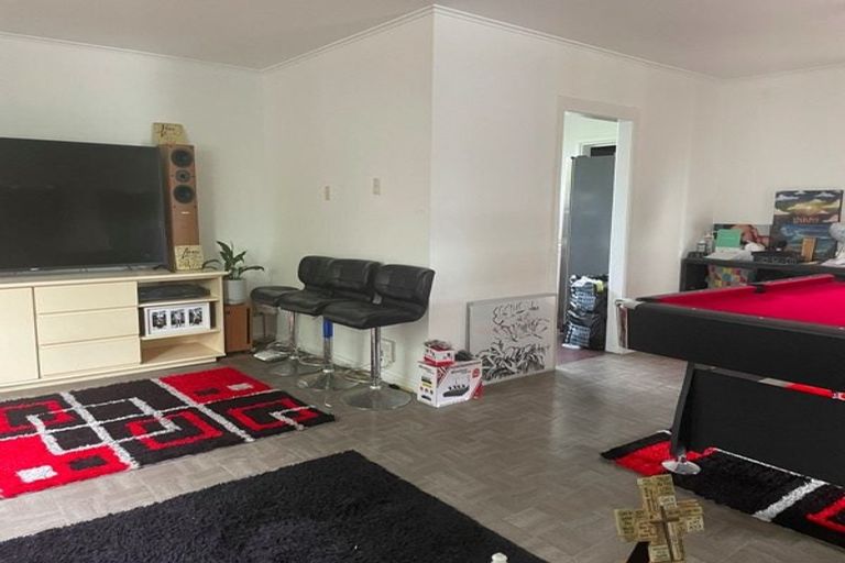 Photo of property in 53 Middlepark Road, Sockburn, Christchurch, 8042