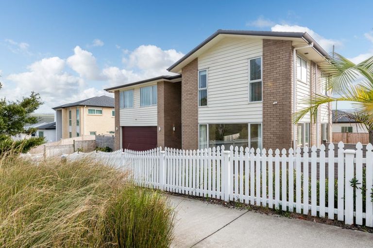 Photo of property in 24 Mackay Drive, Greenhithe, Auckland, 0632