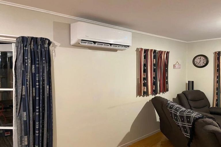 Photo of property in 43 Blease Street, New Lynn, Auckland, 0600