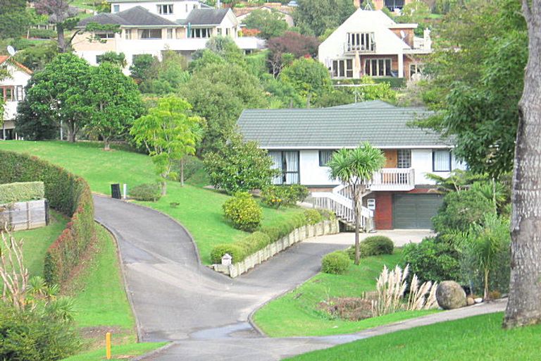 Photo of property in 49 Isobel Road, Greenhithe, Auckland, 0632