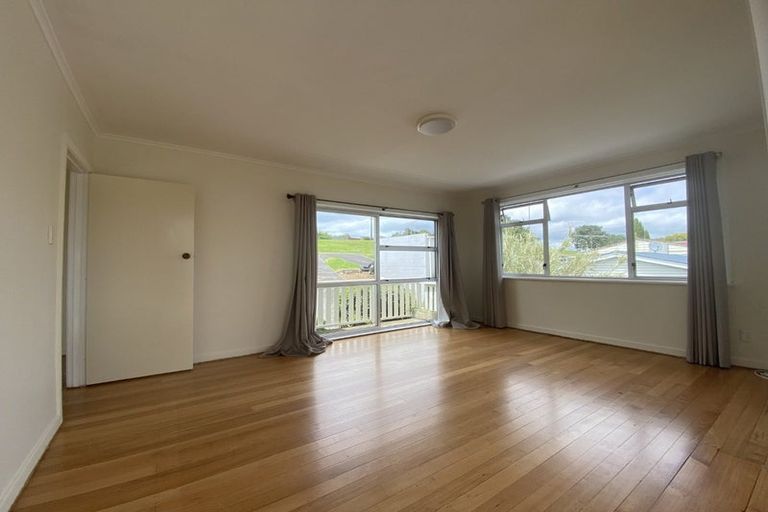 Photo of property in 604 East Coast Road, Pinehill, Auckland, 0630