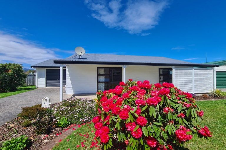 Photo of property in 2 Courthouse Lane, Coromandel, 3506