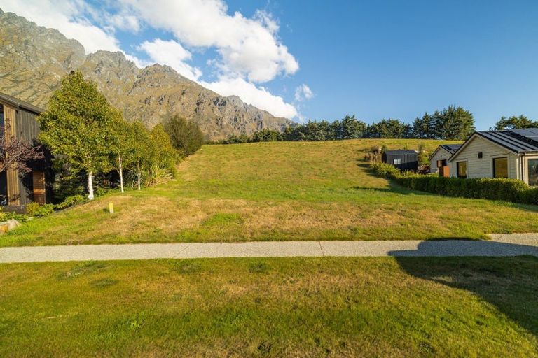 Photo of property in 19 Pendeen Crescent, Jacks Point, Queenstown, 9371