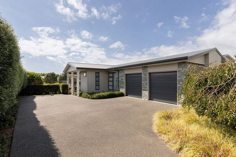 Photo of property in 46 Links View Drive, Omokoroa, 3114