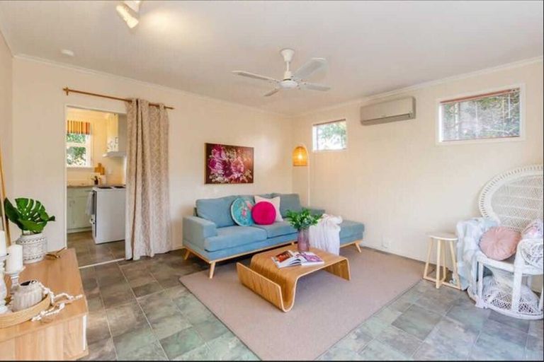 Photo of property in 28 Forest Road, Raumati South, Paraparaumu, 5032