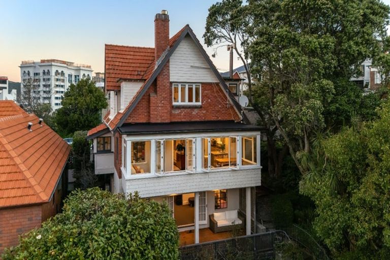 Photo of property in 84 Bolton Street, Kelburn, Wellington, 6012