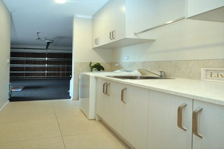 Photo of property in 11 Paso Fino Crescent, Karaka, Papakura, 2113