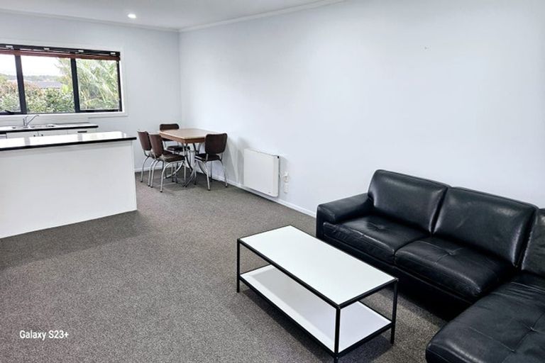 Photo of property in 12 Kevale Place, Manurewa, Auckland, 2102