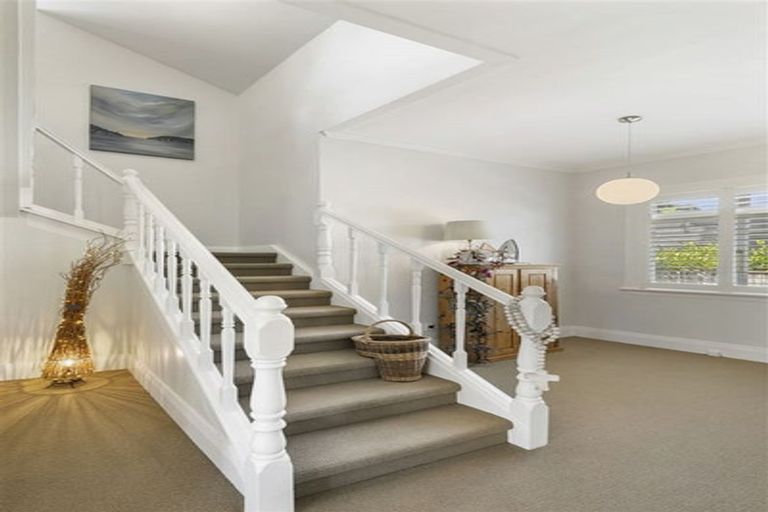 Photo of property in 2 Bayview Road, Hauraki, Auckland, 0622