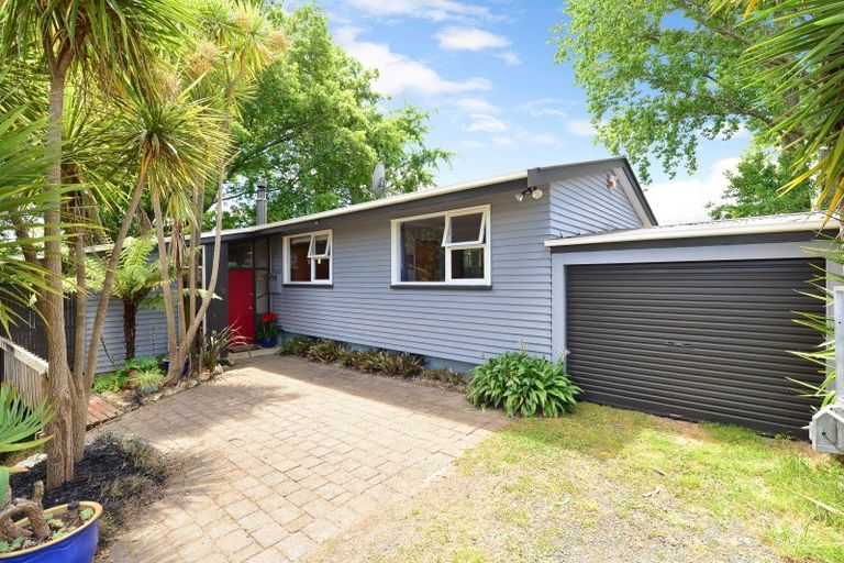 Photo of property in 11 Stewart Place, Melville, Hamilton, 3206