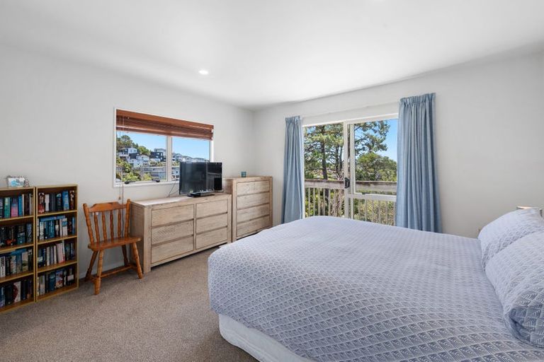 Photo of property in 17 Bushglen Court, Browns Bay, Auckland, 0630