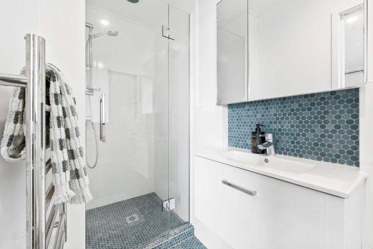 Photo of property in 43 Arthur Street, Riverhead, 0820