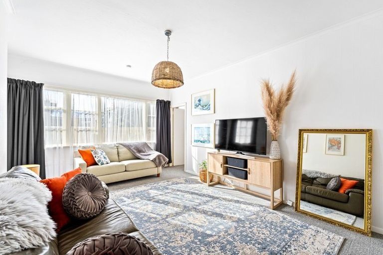 Photo of property in 5 Rumgay Street, Fairfield, Lower Hutt, 5011