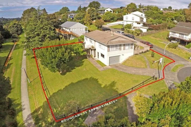 Photo of property in 11 Mistletoe Place, Browns Bay, Auckland, 0630