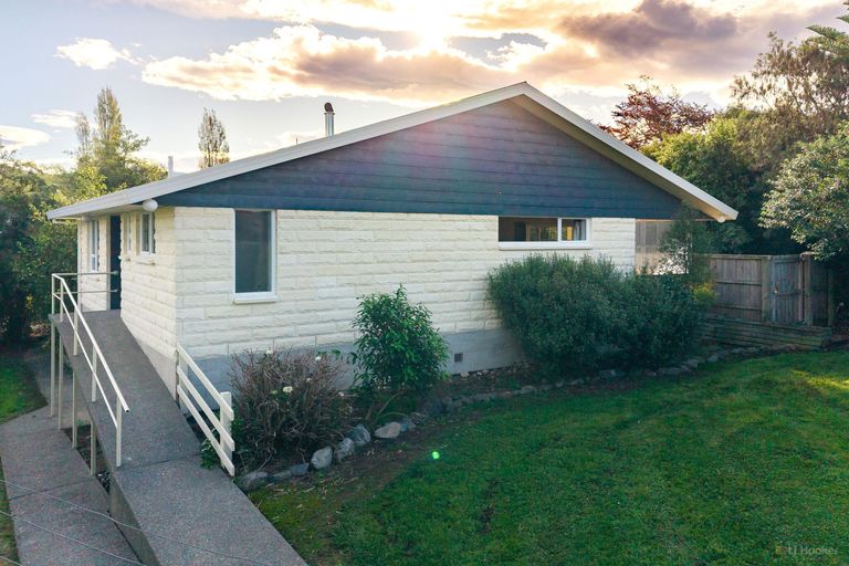 Photo of property in 5 Hayes Street, Waimate, 7924