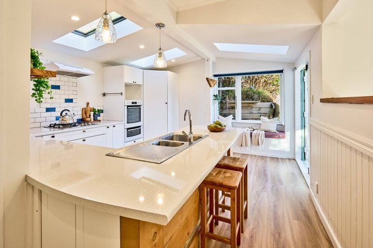 Photo of property in 48 Cluny Road, Plimmerton, Porirua, 5026