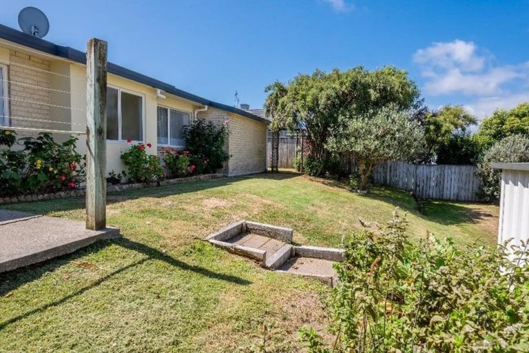 Photo of property in 25 San Priamo Place, Paraparaumu Beach, Paraparaumu, 5032
