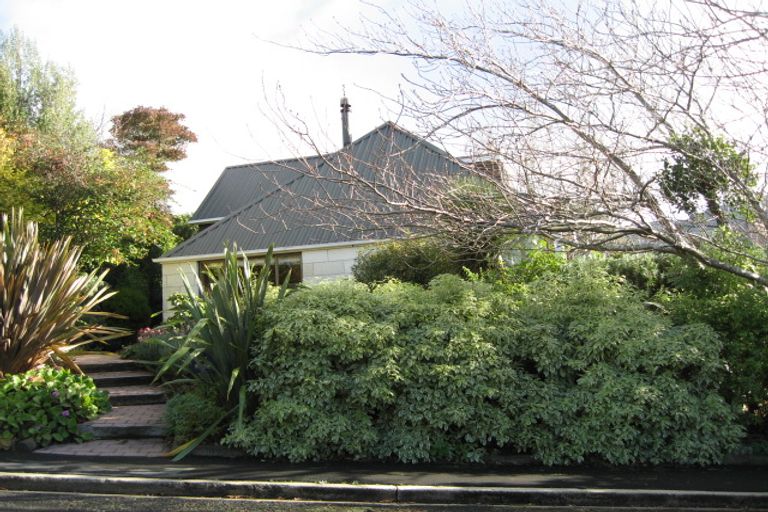 Photo of property in 27 Garden Place, Glenleith, Dunedin, 9010